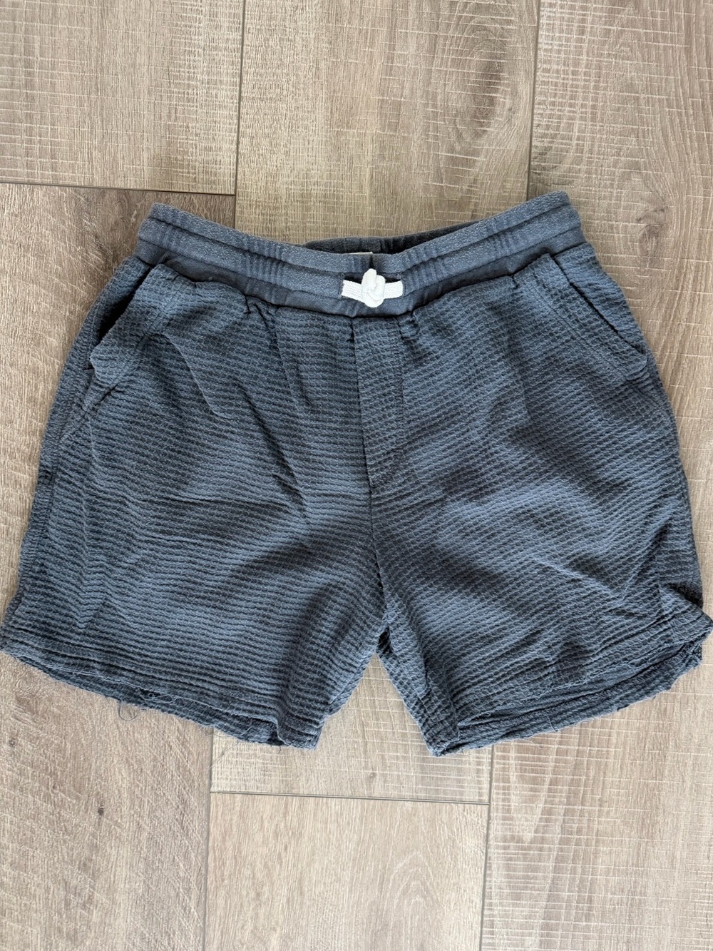 Marine Layer Faded Navy Waffle Knit Raw Hem Drawstring Shorts Medium